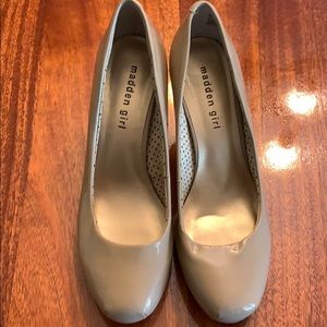 Madden Girl tan pumps